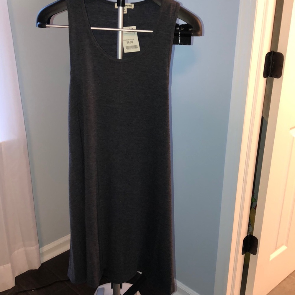 women’s flowy grey dress size small